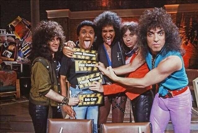 STRAITS Y Gene Simmons DR Paul Stanley Vinnie Vincent Eric A