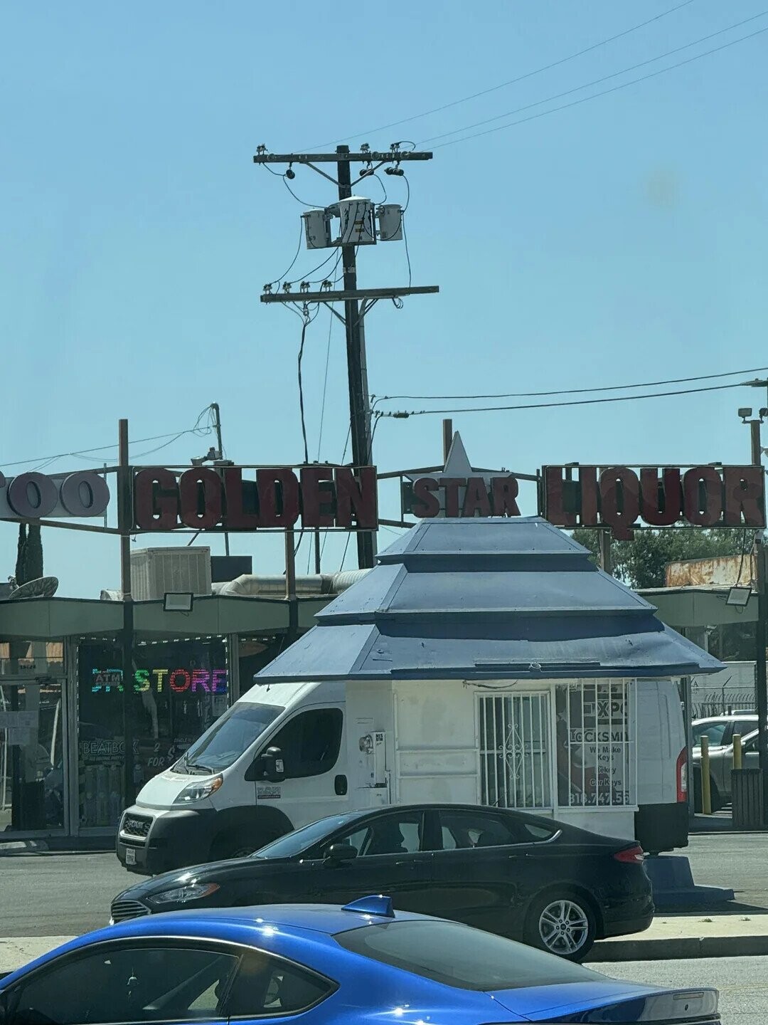 00 GOLDEN iSTAR LIQUOR ATML STORF XP COOLETE LOCKSMI BEATBC WEM ike Key FOR ek N cark ys B1 49 5