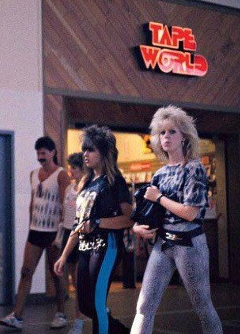 What Going to the Mall Looked Like on an '80s Weekend