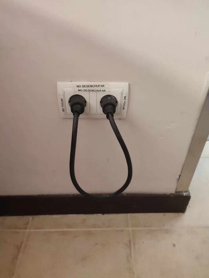 NO DESENCHUFAR NO DESENCHUFAR NO TOCAR NO TOCAR