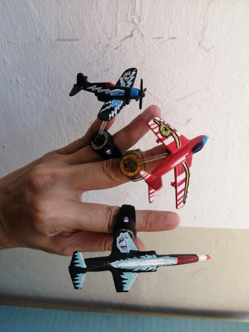 10 Weird Childhood Toys That Ruled Recess for One Month and Then ...