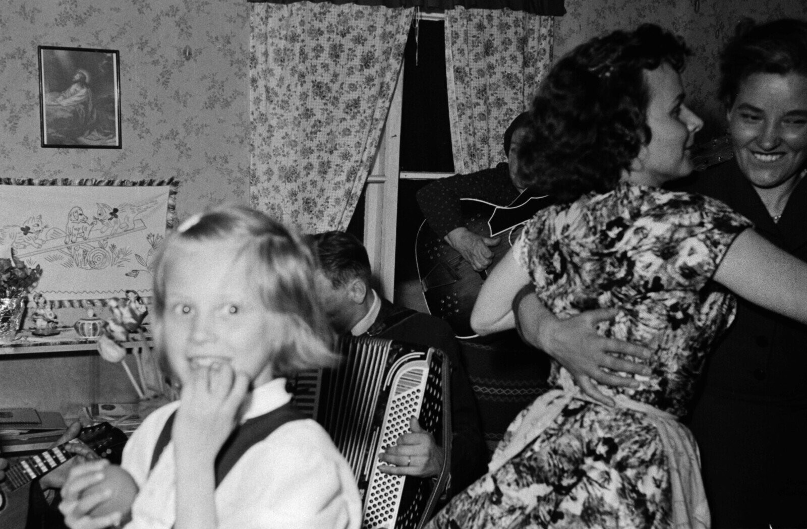 What it Looked Like to Party Before the Smart Phones