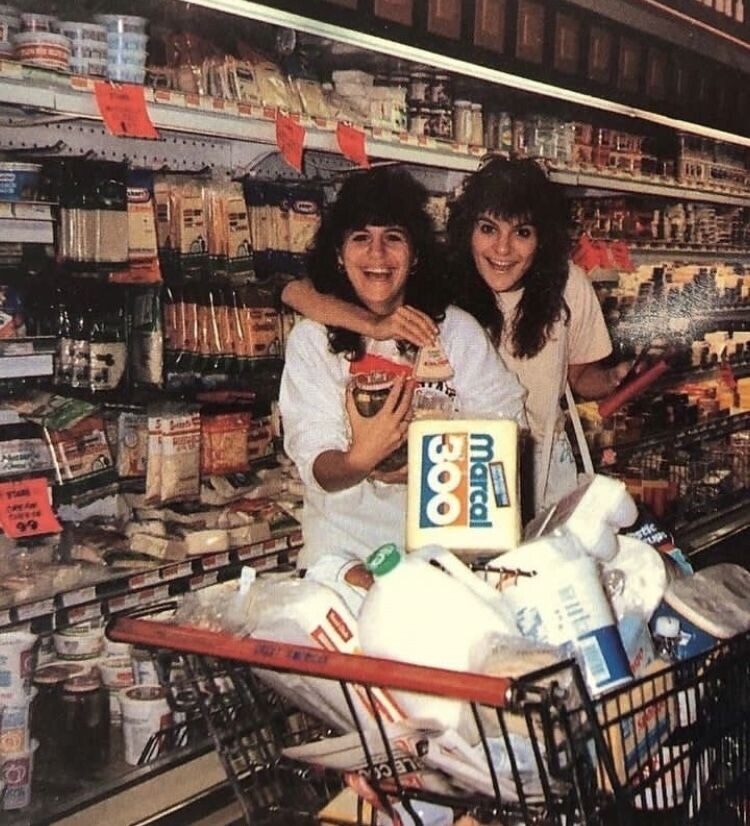 What Going to the Mall Looked Like on an '80s Weekend