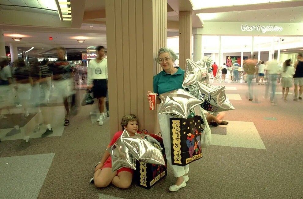 What Going to the Mall Looked Like on an '80s Weekend
