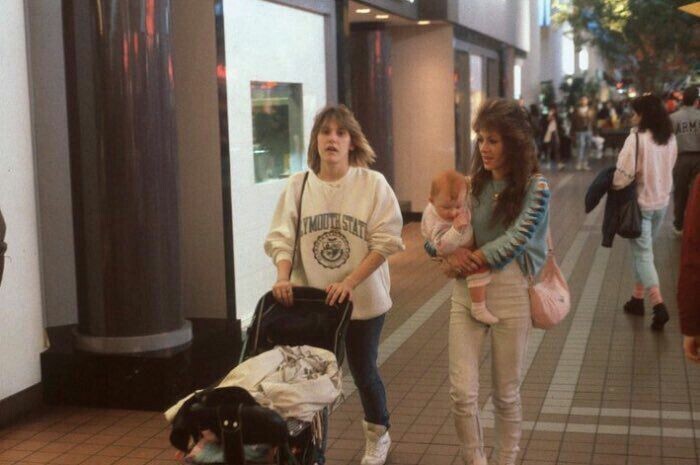 What Going to the Mall Looked Like on an '80s Weekend