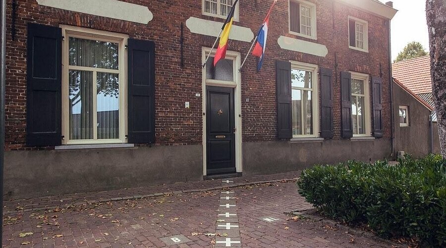 20 of the World's Most Useless Borders