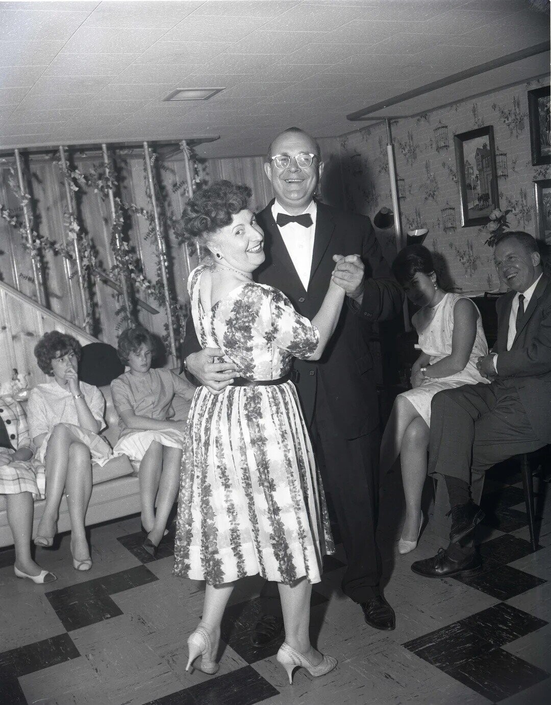 What it Looked Like to Party Before the Smart Phones