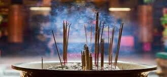 Eyebrow-Arching Facts About Ancient Medicine