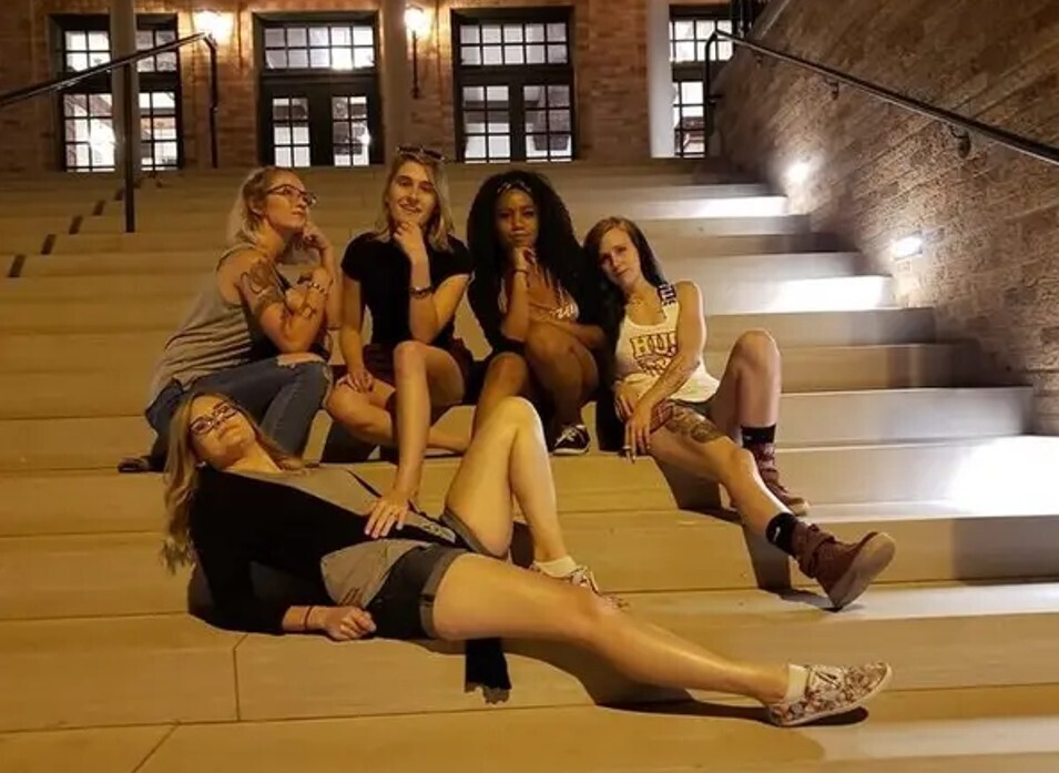 Tricky Pics That Aren't as They Appear at First Glance