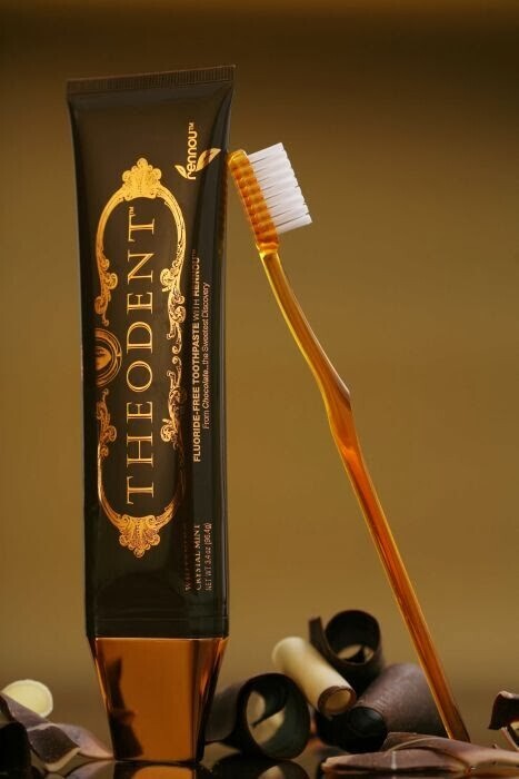 THEODENT WHITE rennou™ FLUORIDE-FREE TOOTHPASTE WITH HENNOU CREDIAL MINI From Chocolate_the Sweetest Discovery NET WT 3.4 uz (00.4g)