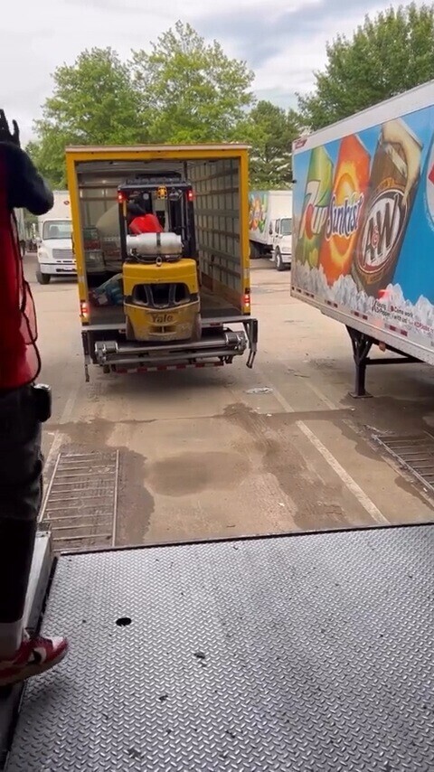 S Ashen Flarit Come latter vos Yale