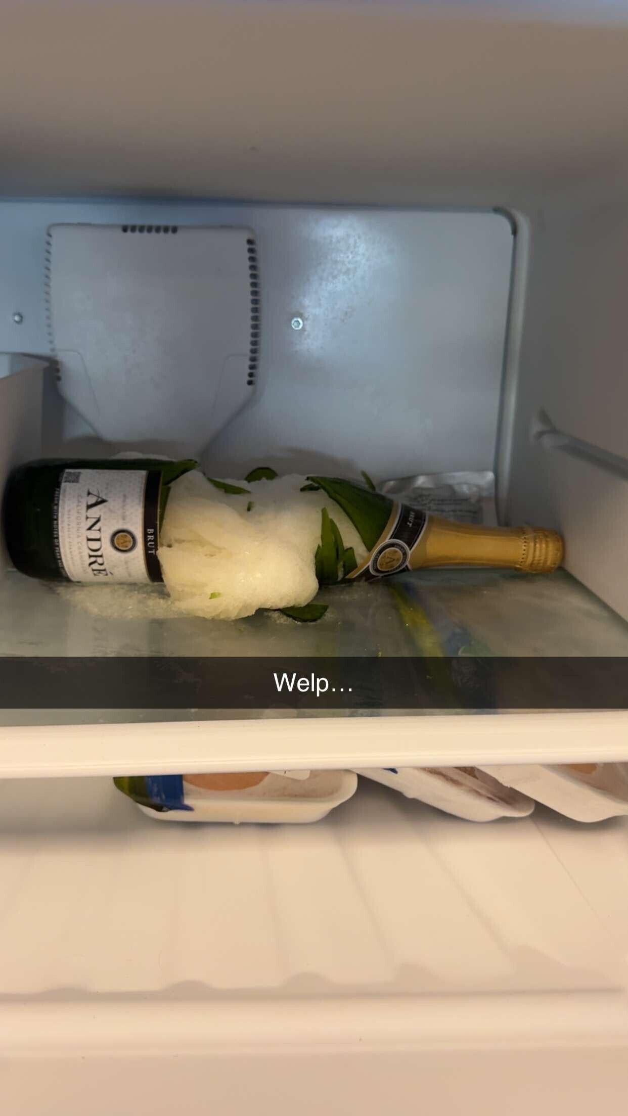 BRUT 7 Welp... BRUT ANDRÉ CALIFORNIA CHARMES FRESH WITH NOTES DI PEAR E a