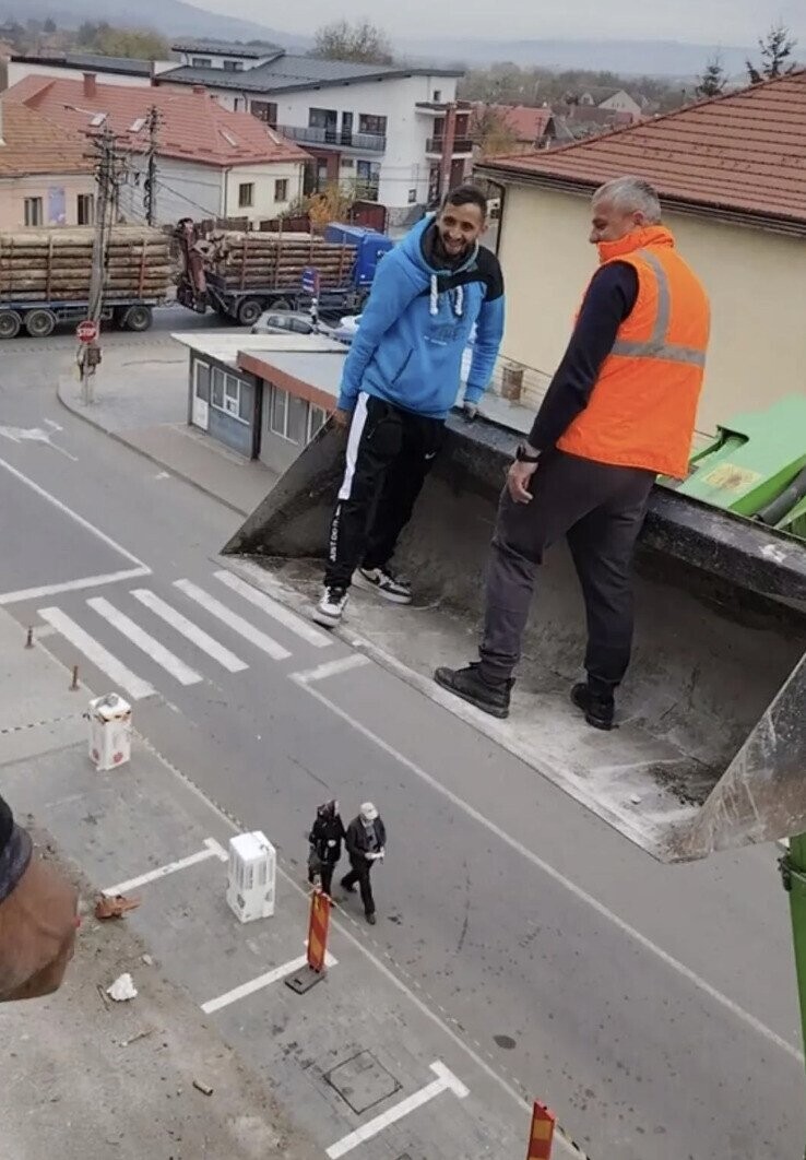 Photos Where No One Who Knew Better Showed Up