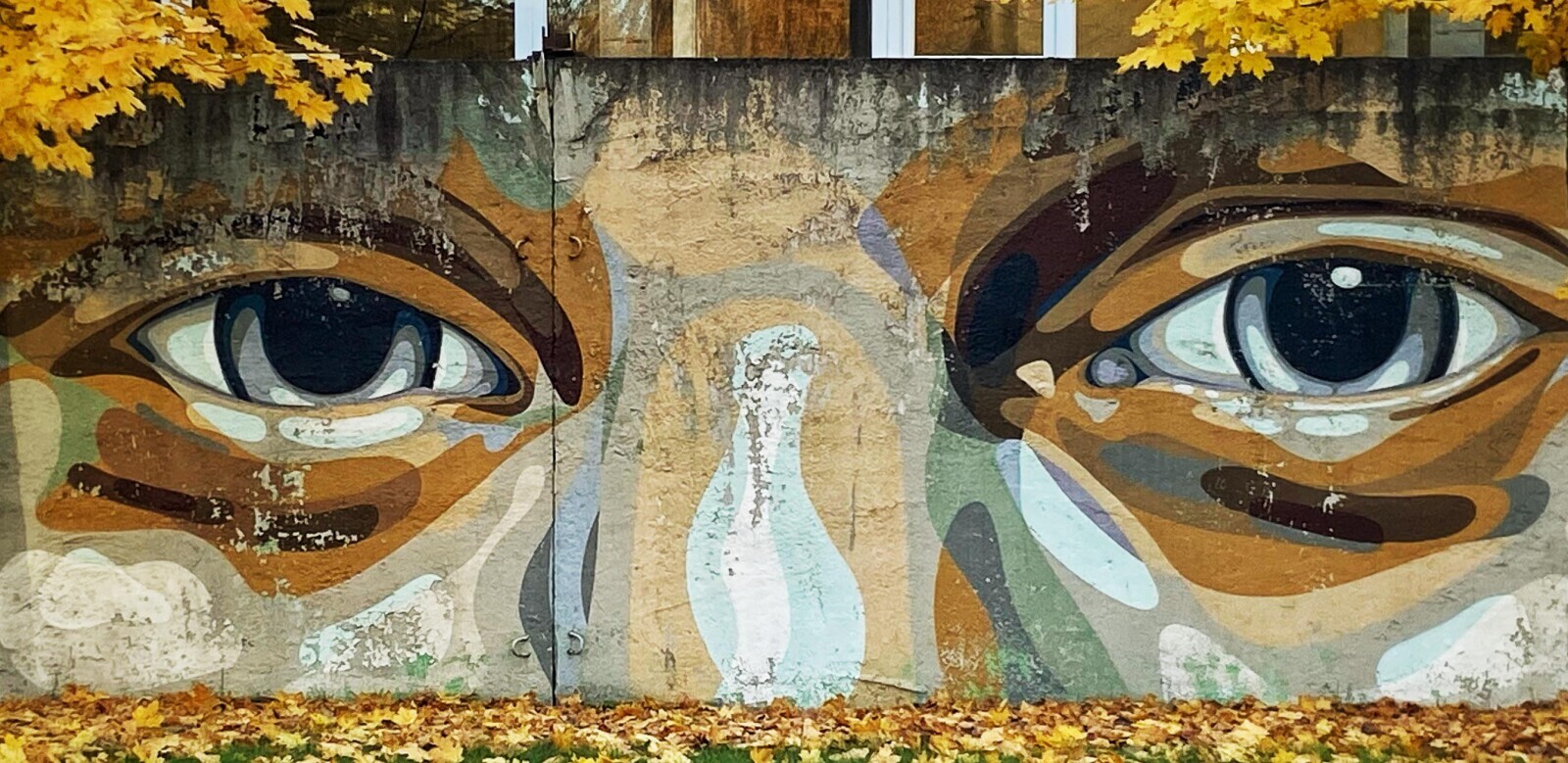 Candid Photos Peaking Into Life’s Most Real Moments