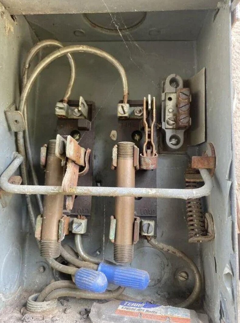 Photos Where No One Who Knew Better Showed Up