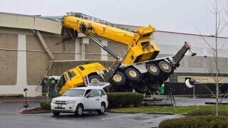 Cranes That Should Have Used a Spotter to Lift
