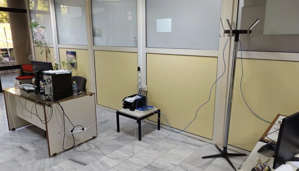 Photos Where No One Who Knew Better Showed Up