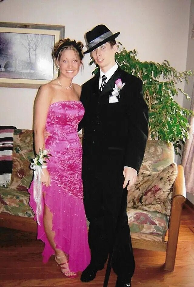 Photos That Are A Masterclass In Cringe