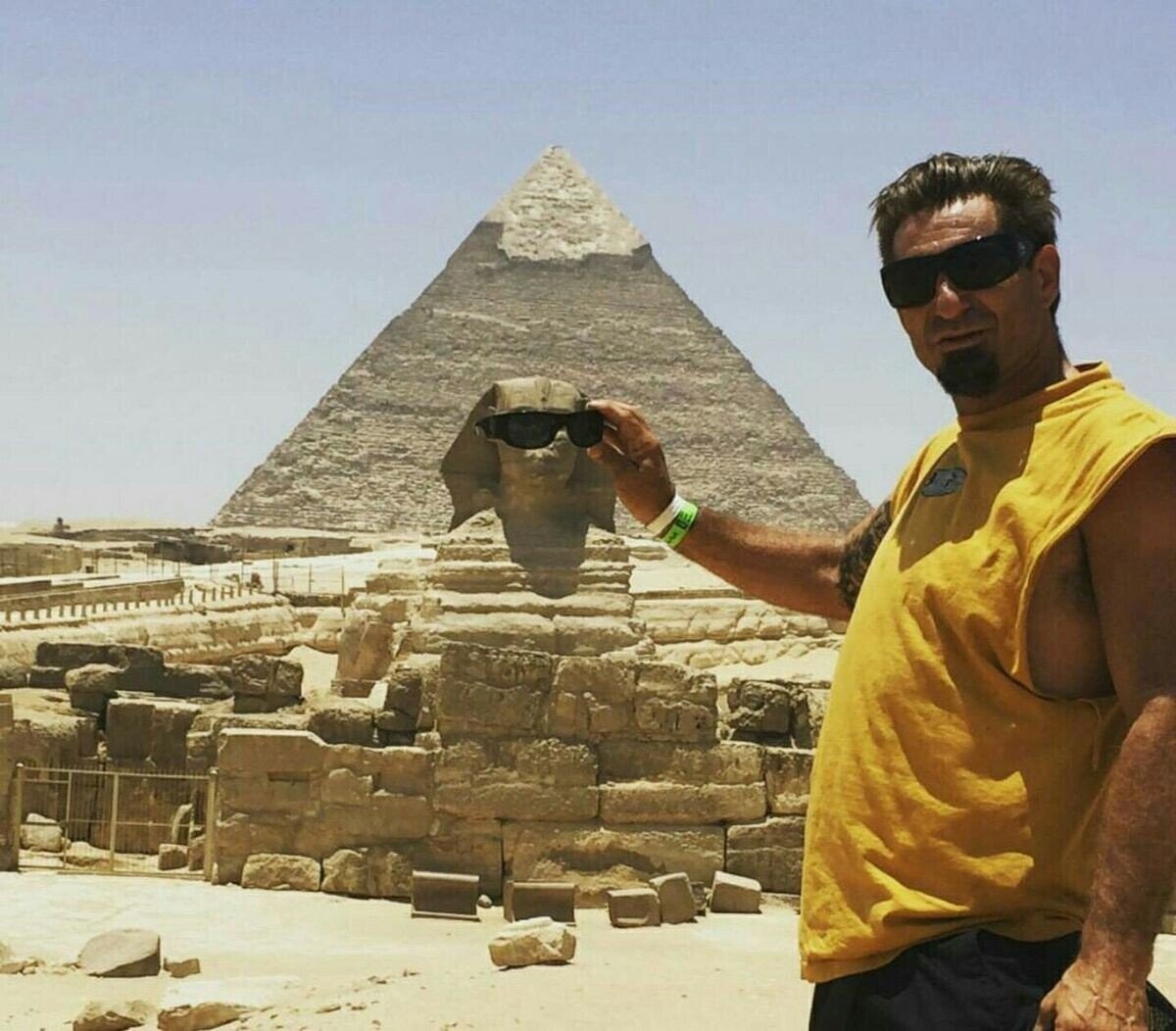 Photos That Look Normal Until You Notice Something Terrifying