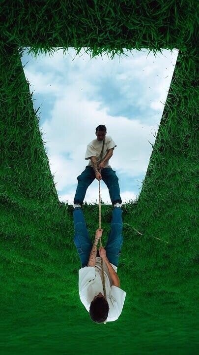 Photos That Look Normal Until You Notice Something Terrifying