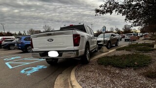 20 Photos Where People Are Currently Dropping the Ball