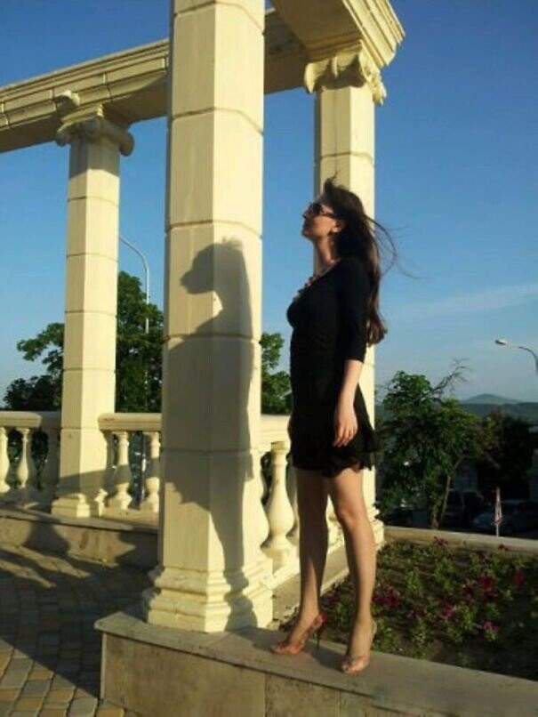 Photos That Look Normal Until You Notice Something Terrifying