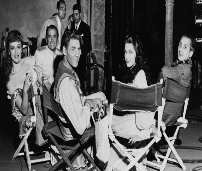 25 Vintage Tinseltown Photos To Set The Scene