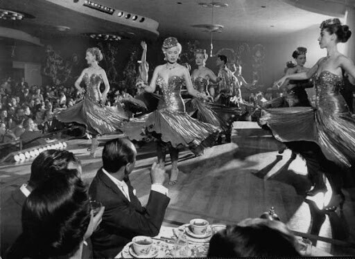 What it Looked Like to Work in Vegas At the Height of Glitz