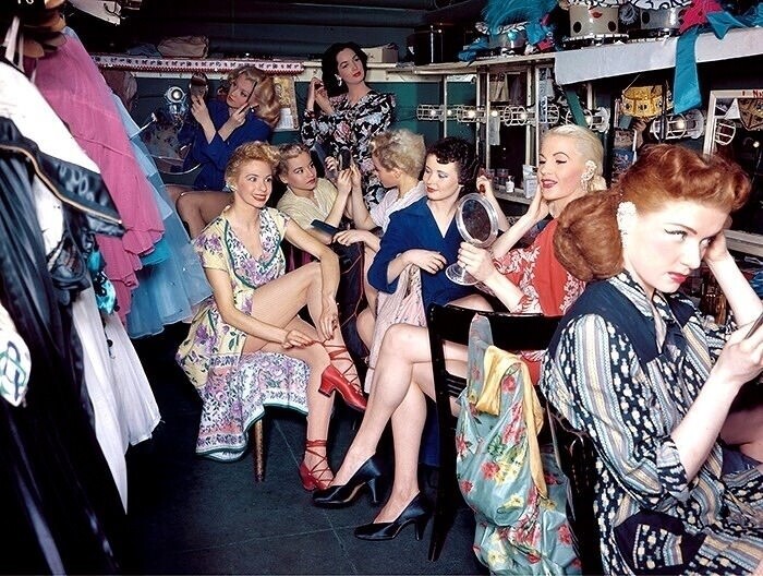 What it Looked Like to Work in Vegas At the Height of Glitz