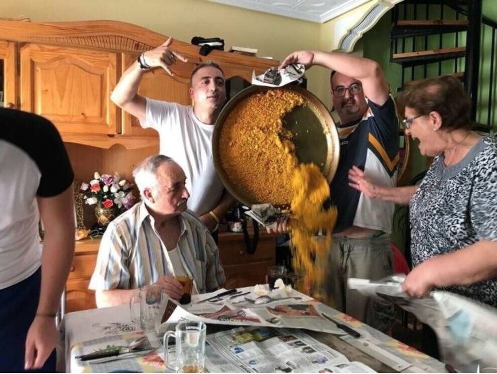 Photos of People Who Totally Regret Getting Posted