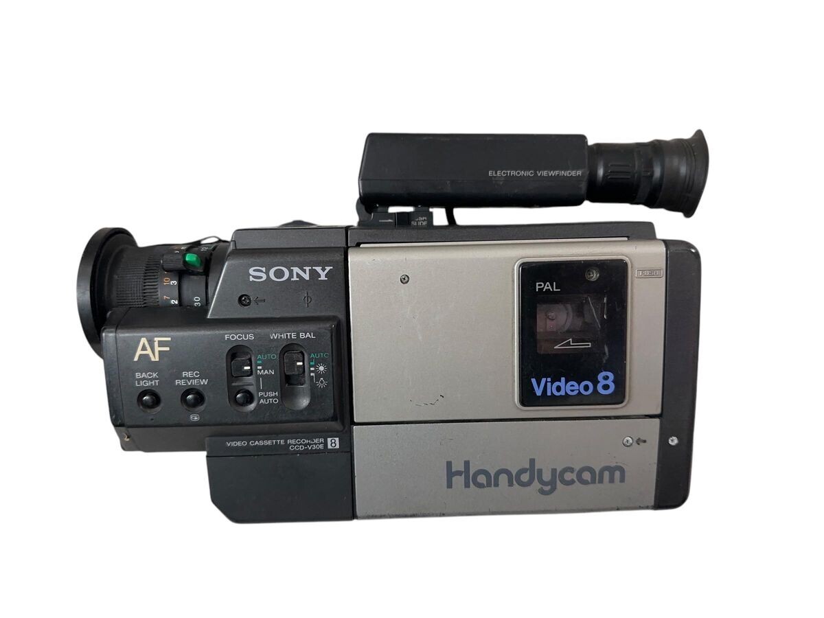 ELECTRONIC VIEWFINDER on SLIDE SONY I'M FOSU PAL 7 2 30 FOCUS WHITE BAL AF AUTO AUTO MAN BACK REC LIGHT REVIEW PUSH Video 8 AUTO VIDEO CASSETTE RECONDER 8 CCD-V30E Handycam