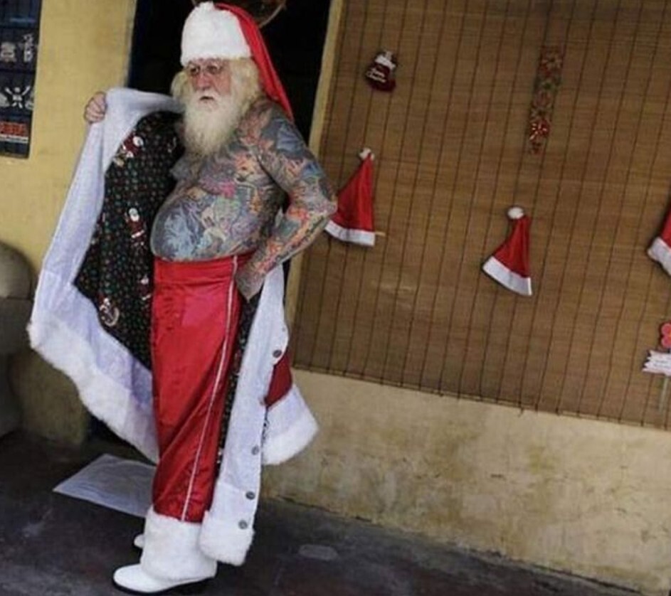 20 Photos Showing if the Grinch Ran Christmas