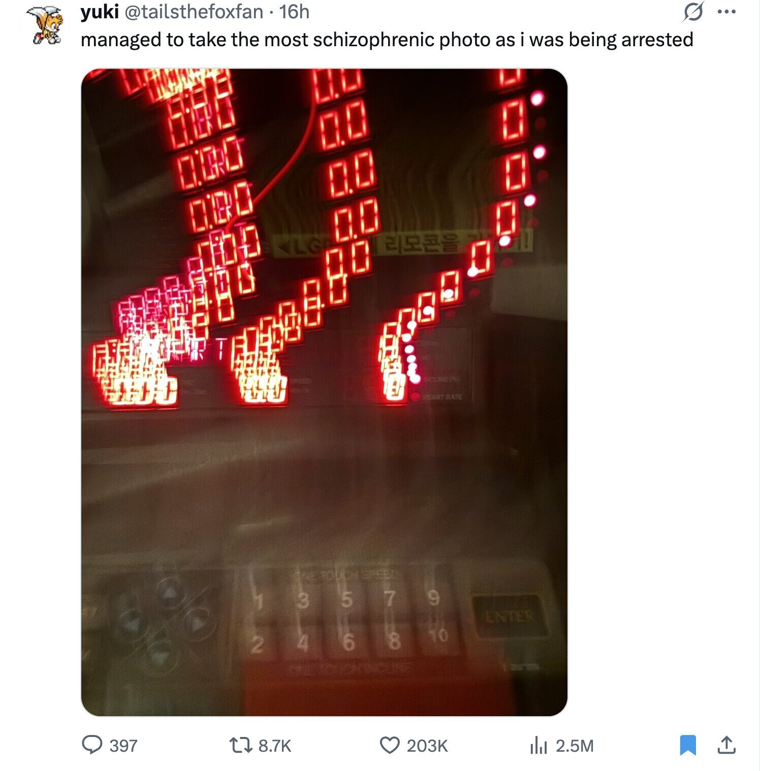 yuki @tailsthefoxfan - 16h O ... managed to take the most schizophrenic photo as i was being arrested HEART RATE dreamstime SPEED 19 9 5 7 3 ENTER 10 8 6 4 2 METODAYCHE 397 8.7K 203K del 2.5M
