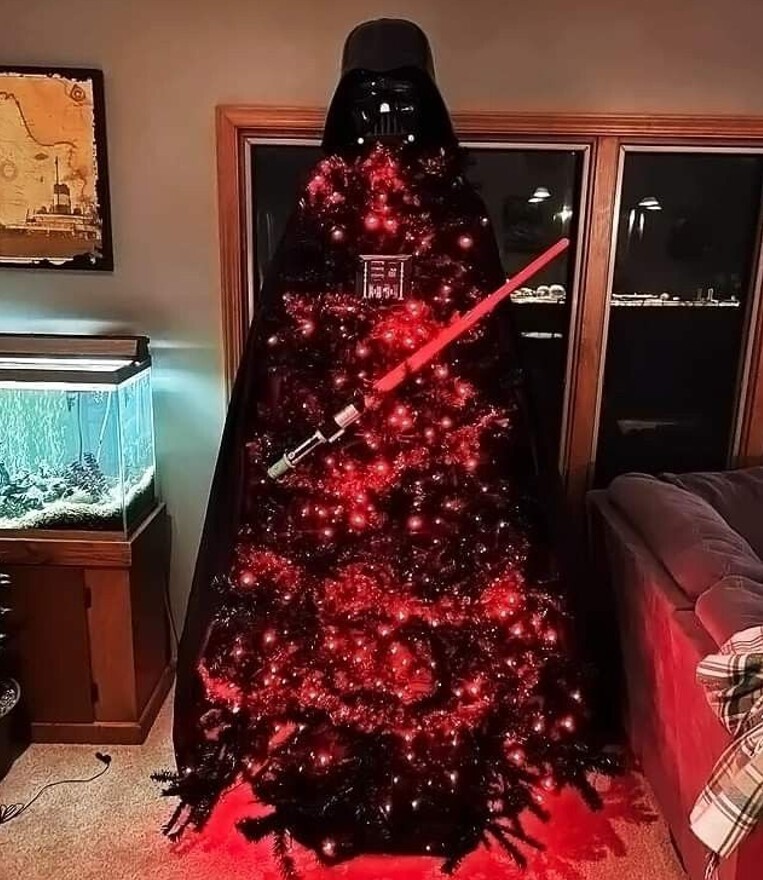 20 Photos Showing if the Grinch Ran Christmas