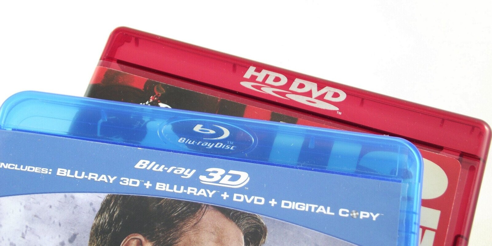 HD DVD ¡ TM b Blu-ray Disc TM Blu-ray 3D NCLUDES: BLU-RAY 3D + BLU-RAY + DVD + DIGITAL COPY TM