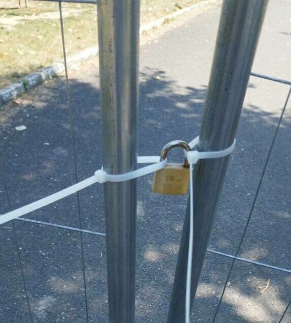 Photos That Could Have Used Some Common Sense