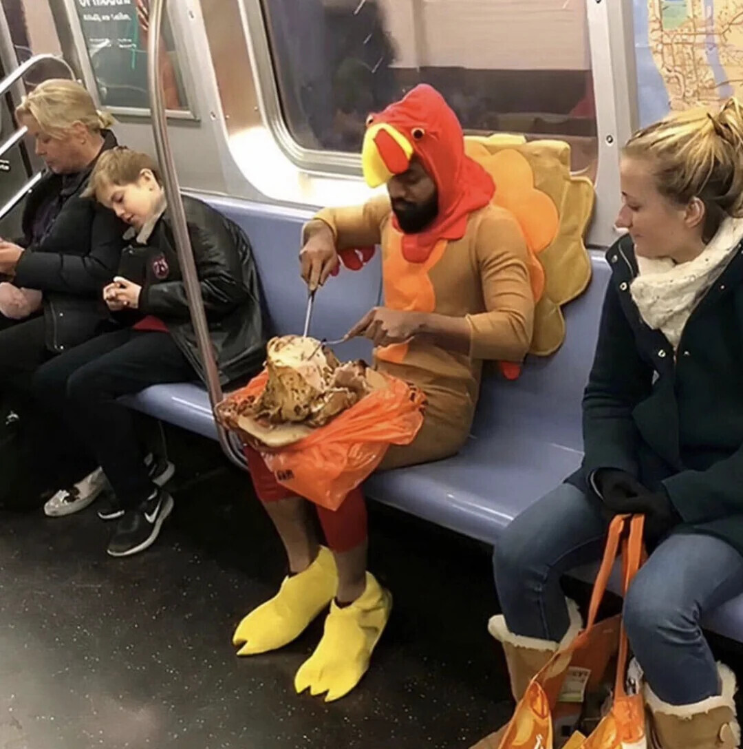 20 Photos Where We're Not Sure What's Going On