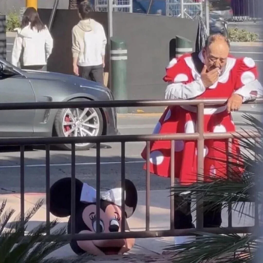 20 Photos Where We're Not Sure What's Going On