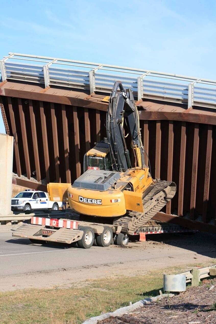 JOHN DEERE DEERE 2400 SITE