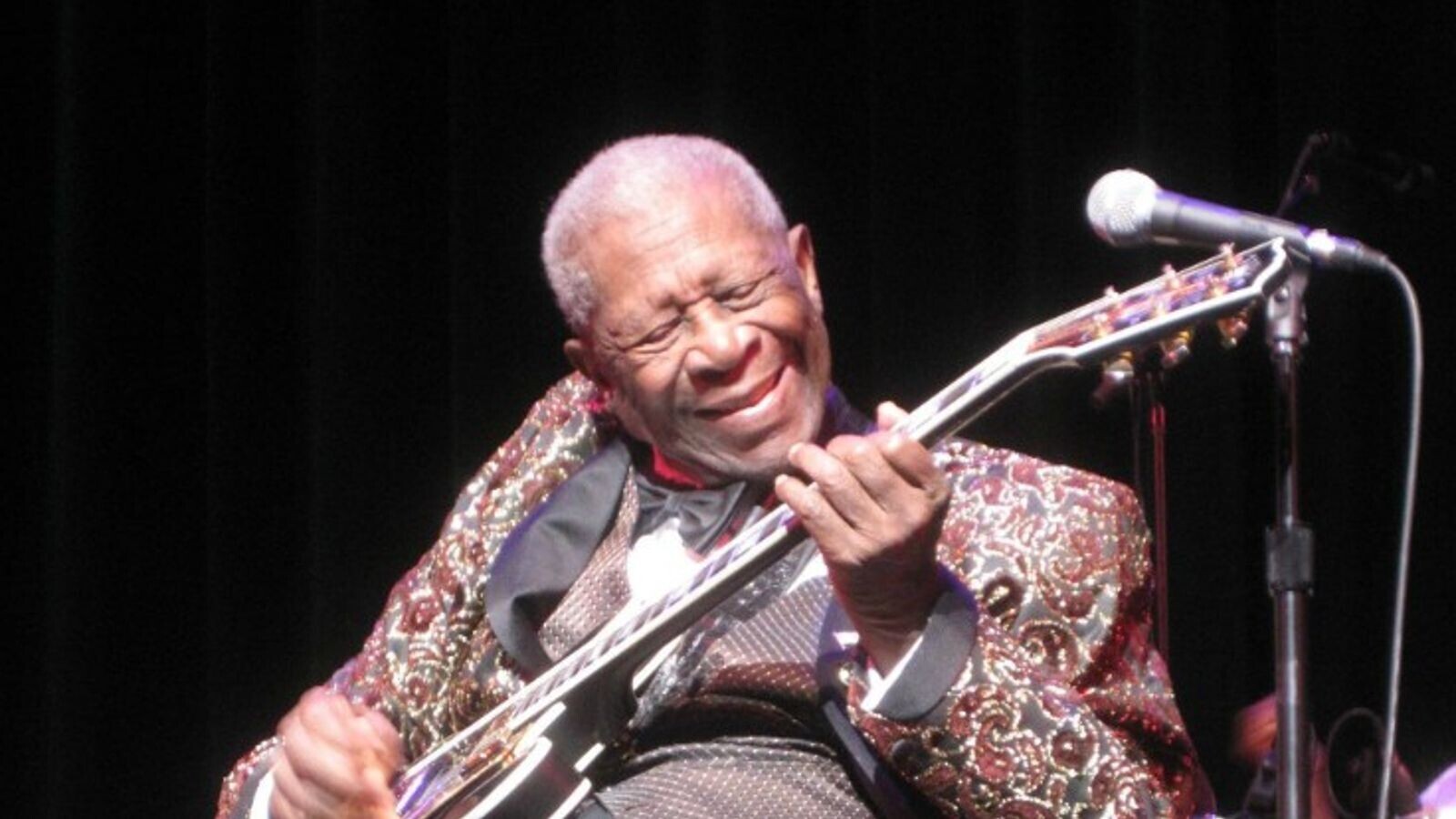The Top 10 American Electric Guitar Players of All Time | Cracked.com
