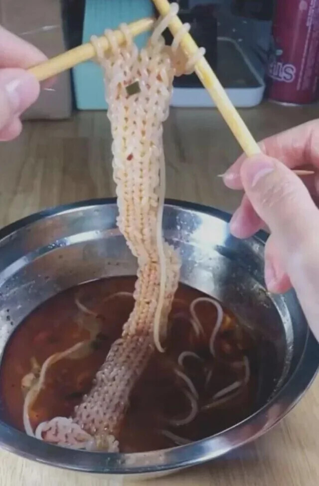 20 Photos Where We're Not Sure What's Going On