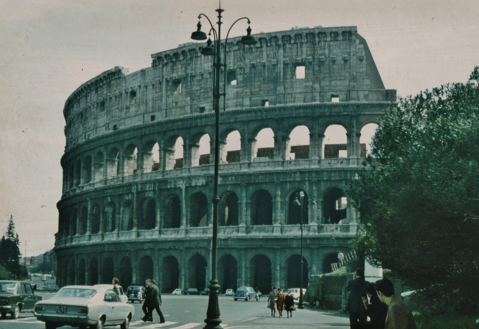 Photos Of Famous Monuments Before Tourists Took Over