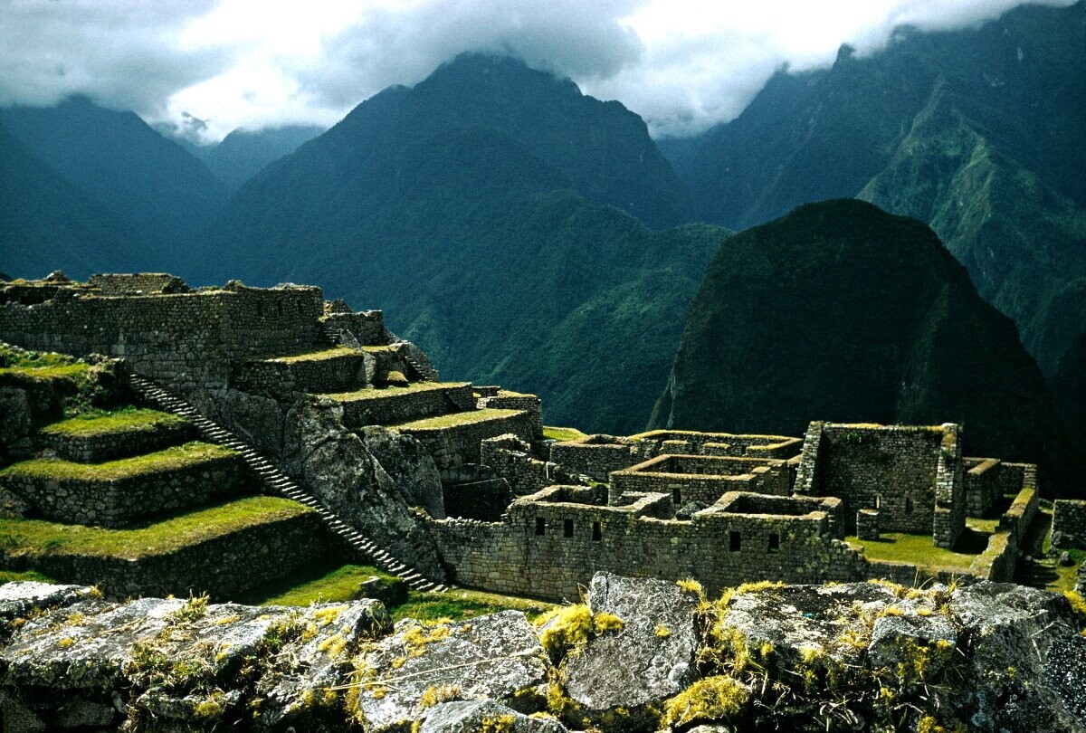 Photos Of Famous Monuments Before Tourists Took Over