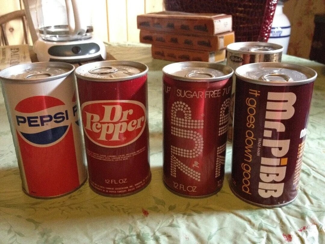 DAITEAD Rolphs UP SUGAR FREE 7UP it goes down good Mr.PiBB PEPSI F TRADE-MARK M m L - WATER NATURAL SMAR CARAMEL AND ANTWACH COLOR SPRESER ACID SODIUM BENZUATE LACTIC ACIO 8835 to + 12 H CANNERS POPPER FL ASSOCIATION COMPANY OZ DALLES INC HMS JUICE e DOLF ZUP 12FLOZ 121 the