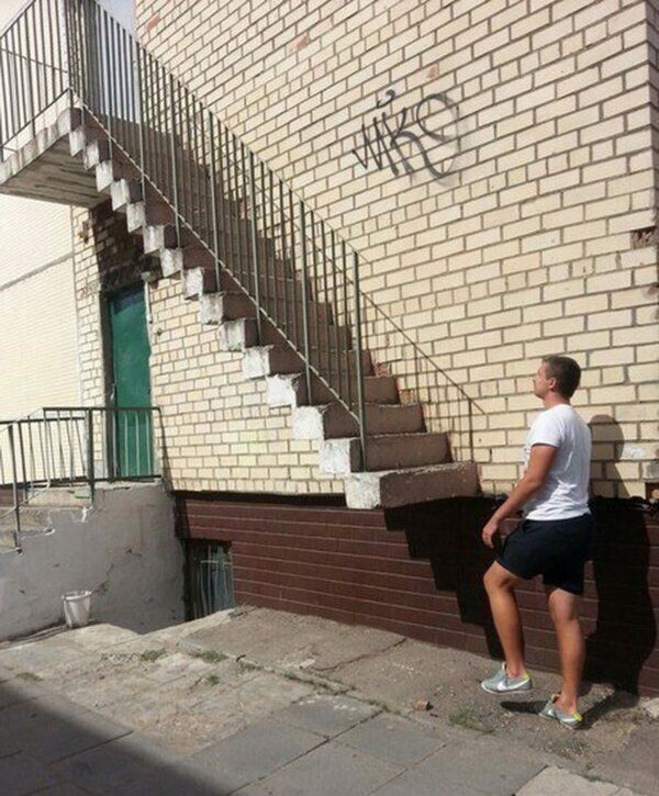 20 Photos Where People Clearly Lied on Their Resumes