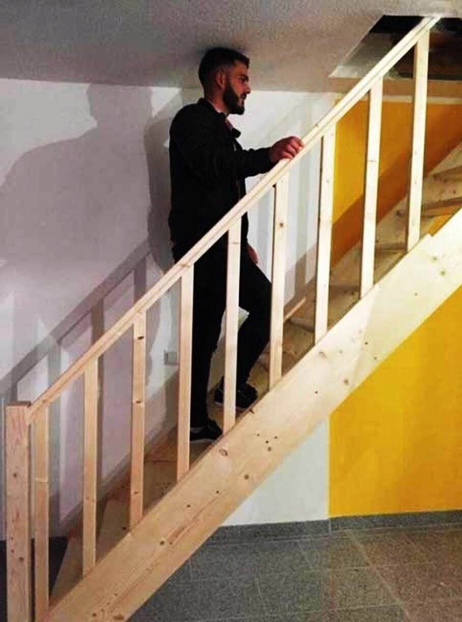 20 Photos Where People Clearly Lied on Their Resumes