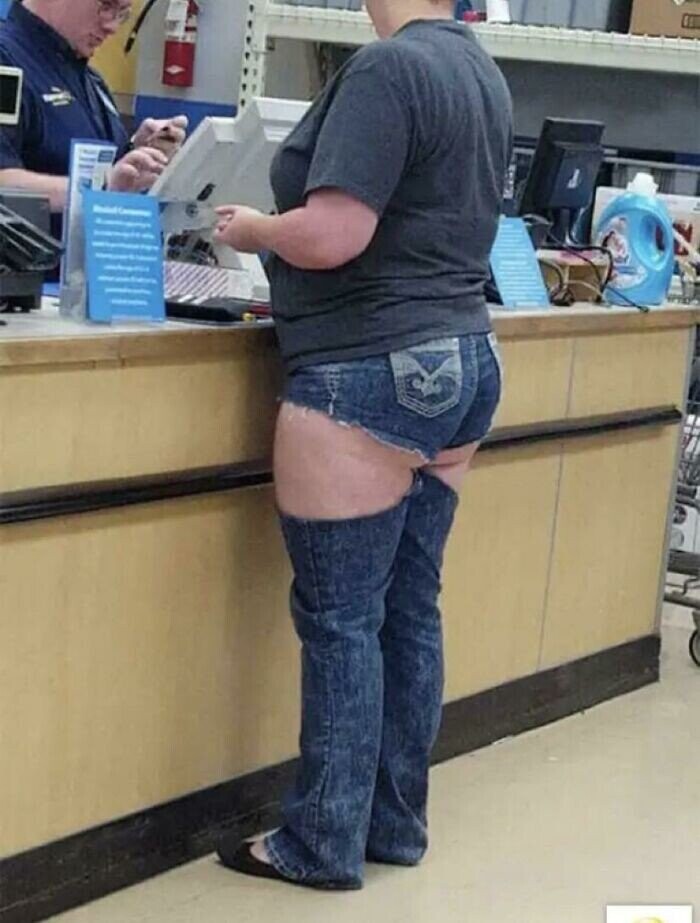 Photos Where People of Walmart Show Up and Show Out
