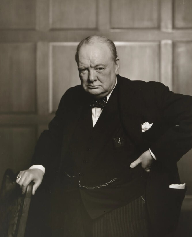 Historical Pics With Fascinating Backstory Behind Them