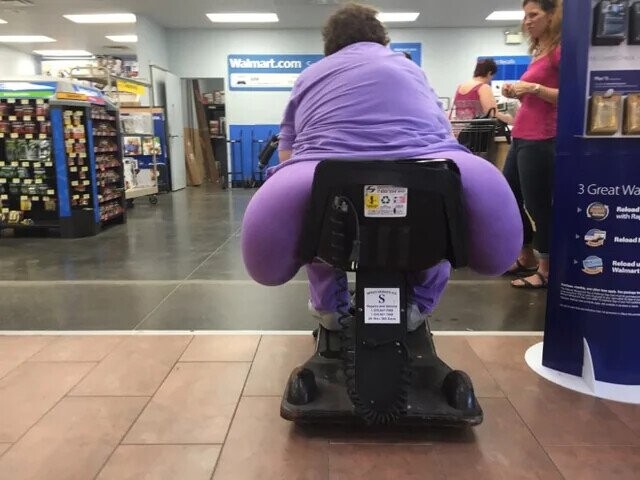 Photos Where People of Walmart Show Up and Show Out
