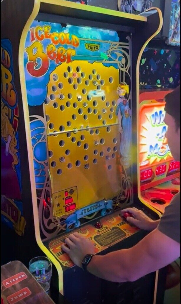 ICECOLD Beer TAITO KILE GAME OLZA CG STATTO 435 St. Attack START Jump